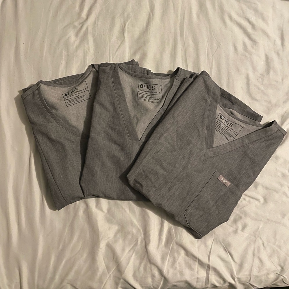 Set of 3 Small Graphite Figs Scrub Tops!!!